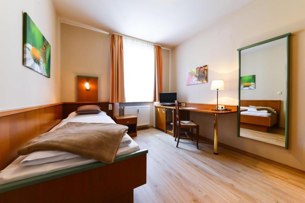 Boardinghouse Pfarrkirchen Hotel Cameră foto