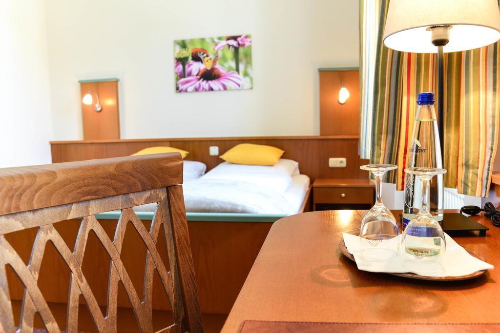 Boardinghouse Pfarrkirchen Hotel Cameră foto
