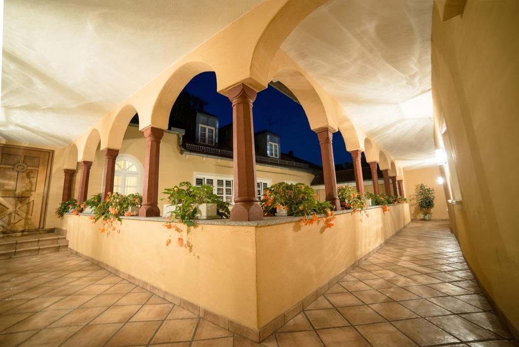 Boardinghouse Pfarrkirchen Hotel Exterior foto