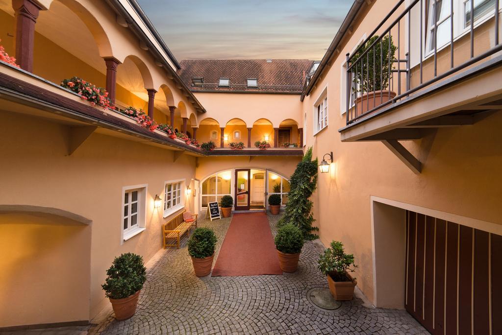 Boardinghouse Pfarrkirchen Hotel Exterior foto
