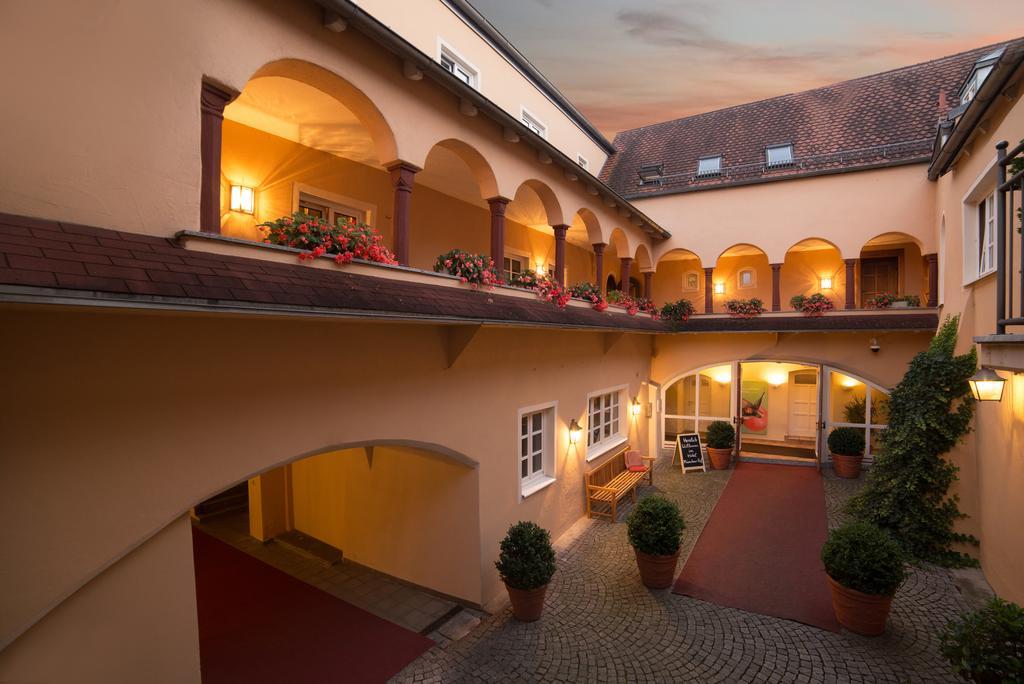Boardinghouse Pfarrkirchen Hotel Exterior foto