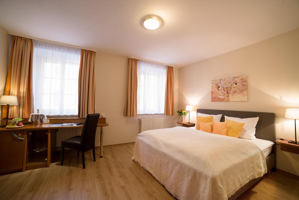 Boardinghouse Pfarrkirchen Hotel Exterior foto